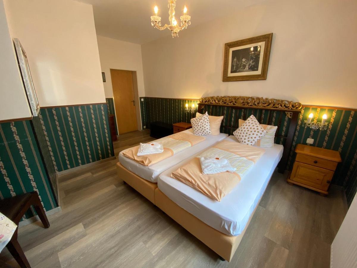Kreuzerhof Hotel Garni Ротенбург-на-Таубере Экстерьер фото